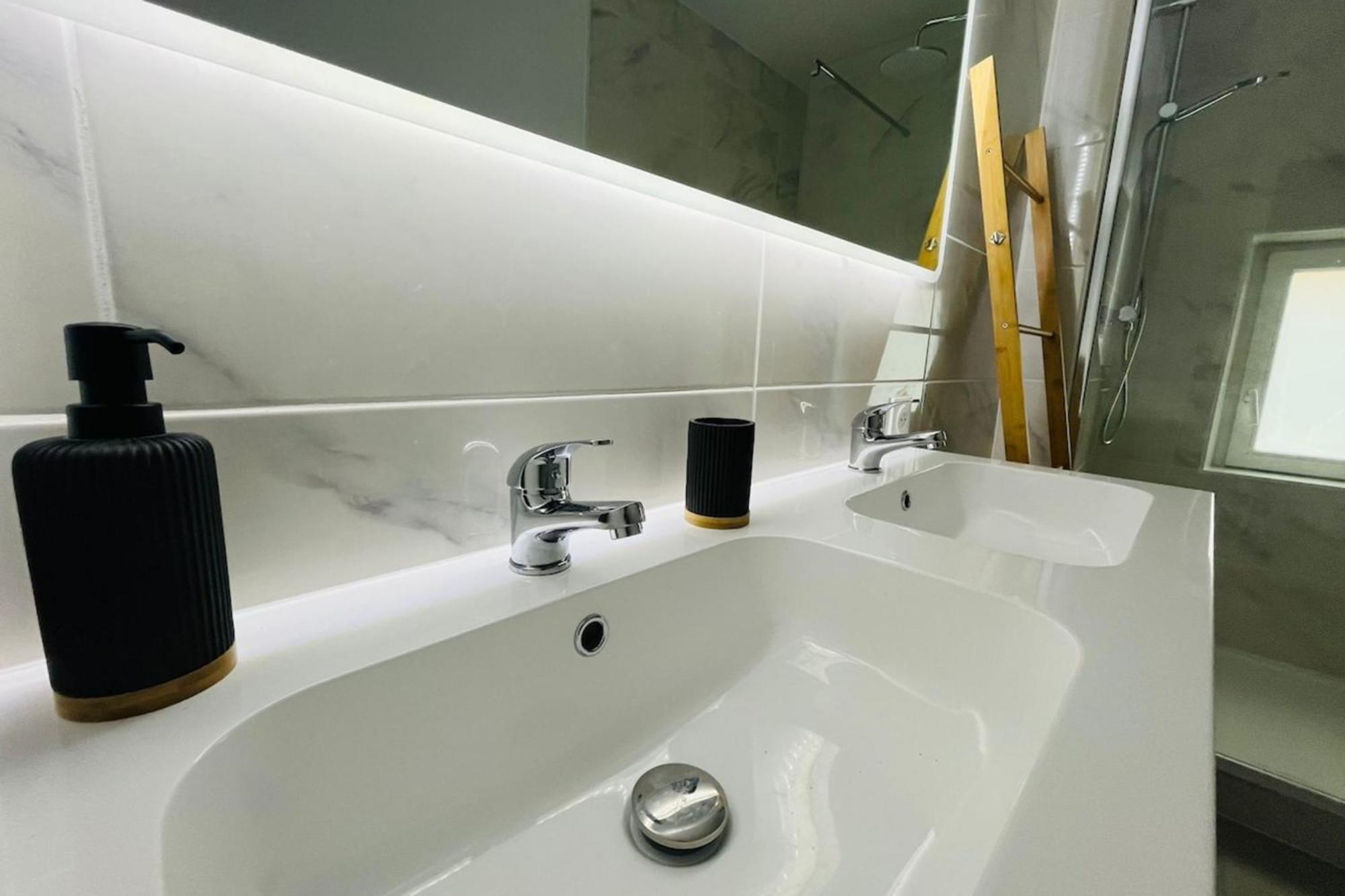 L'Horreum Appartement Proche Des Halles Wifi Narbonne Eksteriør bilde